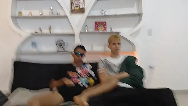 Snapshot of KING_OFF_BOYS chatting on 28, 11, 2025 KING OFF BOYS online show from 28, 11, 2025