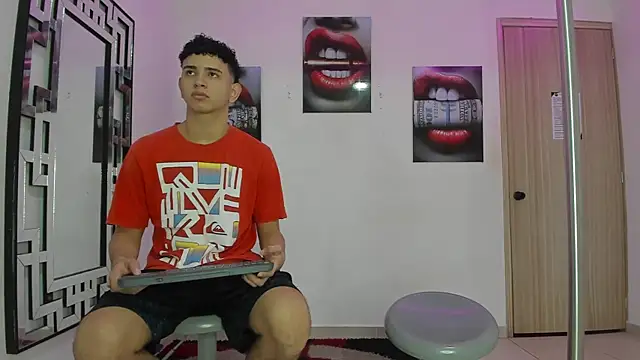 Snapshot of KING_OFF_BOYS chatting on 29, 11, 2025 KING OFF BOYS online show from 29, 11, 2025