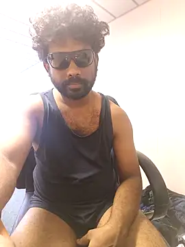 Snapshot of UrbanUtopia chatting on 15, 4, 2026 UrbanUtopia online show from 15, 4, 2026