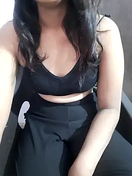 Snapshot of Monalisa670 chatting on 18, 12, 2025 Monalisa670 online show from 18, 12, 2025