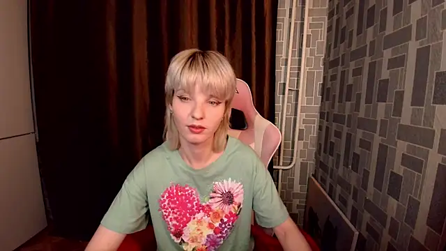 Snapshot of Madelaineses chatting on 8, 3, 2026 Madelaineses online show from 8, 3, 2026