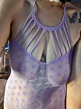 PeachyAriel online show from 13, 4, 2026