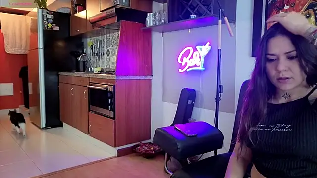 Snapshot of SujannaVarma_ chatting on 5, 4, 2026 SujannaVarma online show from 5, 4, 2026