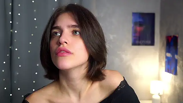 Snapshot of EleneButton chatting on 7, 2, 2026 EleneButton online show from 7, 2, 2026