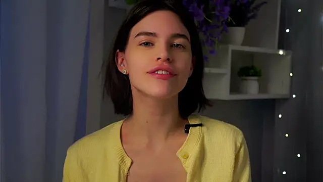 Snapshot of EleneButton chatting on 15, 2, 2026 EleneButton online show from 15, 2, 2026