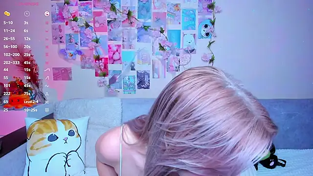 Snapshot of CortneyCane chatting on 25, 11, 2025 CortneyCane online show from 25, 11, 2025