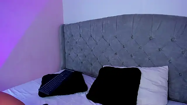 BianncaRibeiro online show from 2, 3, 2026