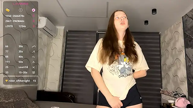 Snapshot of CharlynDini chatting on 21, 12, 2025 CharlynDini online show from 21, 12, 2025