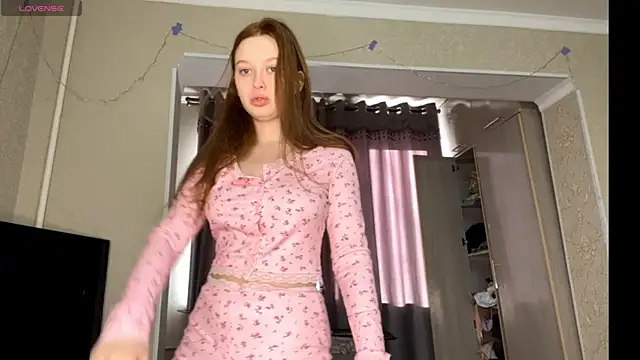 Snapshot of CharlynDini chatting on 10, 1, 2026 CharlynDini online show from 10, 1, 2026