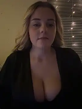 Snapshot of ItsLxsa chatting on 2, 4, 2026 ItsLxsa online show from 2, 4, 2026