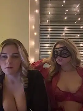 Snapshot of ItsLxsa chatting on 7, 4, 2026 ItsLxsa online show from 7, 4, 2026