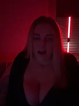 Snapshot of ItsLxsa chatting on 11, 4, 2026 ItsLxsa online show from 11, 4, 2026