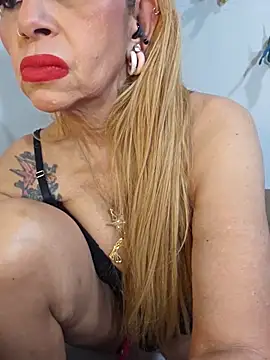 Snapshot of Sweeteangel chatting on 7, 4, 2026 Sweeteangel online show from 7, 4, 2026