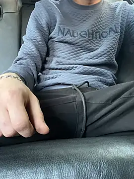 Snapshot of bmwe71 chatting on 13, 3, 2026 bmwe71 online show from 13, 3, 2026