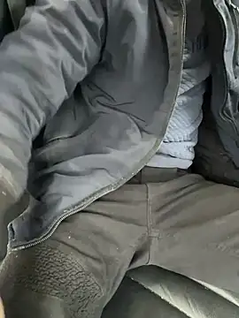 Snapshot of bmwe71 chatting on 26, 3, 2026 bmwe71 online show from 26, 3, 2026