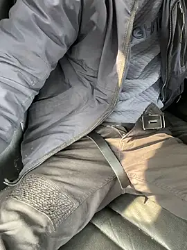 Snapshot of bmwe71 chatting on 27, 3, 2026 bmwe71 online show from 27, 3, 2026