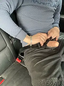 Snapshot of bmwe71 chatting on 2, 4, 2026 bmwe71 online show from 2, 4, 2026