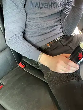 Snapshot of bmwe71 chatting on 9, 4, 2026 bmwe71 online show from 9, 4, 2026