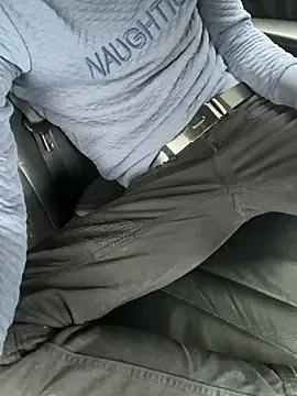 Snapshot of bmwe71 chatting on 15, 4, 2026 bmwe71 online show from 15, 4, 2026