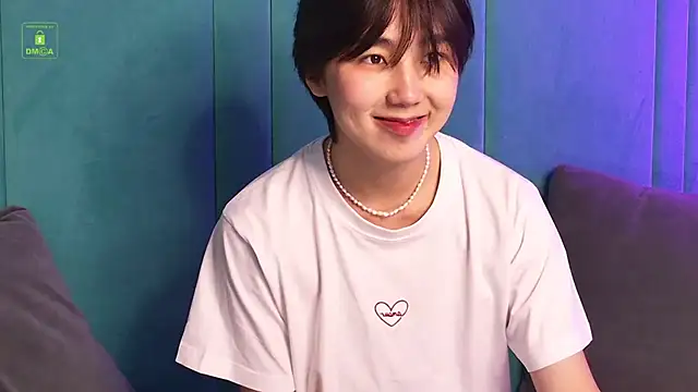 Snapshot of HeejinWang chatting on 8, 11, 2025 HeejinWang online show from 8, 11, 2025