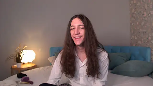 Snapshot of SilverMuse_ chatting on 15, 4, 2026 SilverMuse online show from 15, 4, 2026