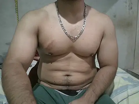 Snapshot of Alcee490 chatting on 13, 4, 2026 Alcee490 online show from 13, 4, 2026