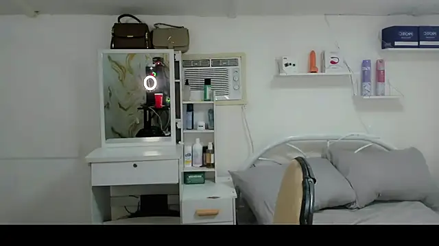 Snapshot of Lovely_naughtyLeii chatting on 3, 3, 2026 Lovely naughtyLeii online show from 3, 3, 2026