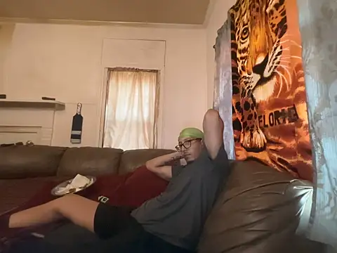 Snapshot of ThrowedWorldWide chatting on 2, 3, 2026 ThrowedWorldWide online show from 2, 3, 2026