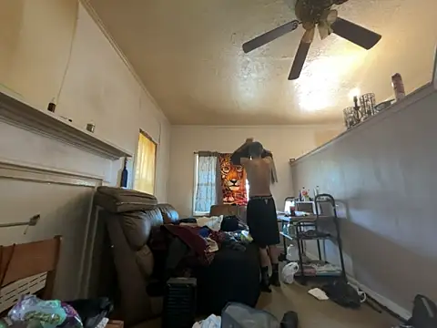 Snapshot of ThrowedWorldWide chatting on 6, 3, 2026 ThrowedWorldWide online show from 6, 3, 2026