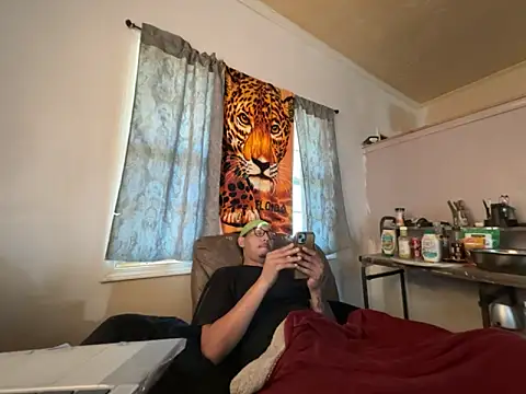 Snapshot of ThrowedWorldWide chatting on 13, 3, 2026 ThrowedWorldWide online show from 13, 3, 2026