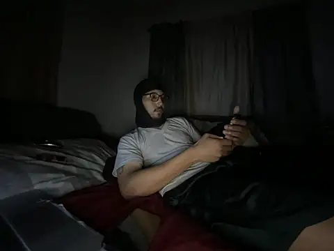 Snapshot of ThrowedWorldWide chatting on 14, 4, 2026 ThrowedWorldWide online show from 14, 4, 2026