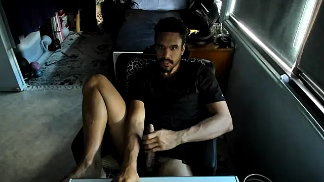 Snapshot of CassiusJohnson chatting on 13, 10, 2025 CassiusJohnson online show from 13, 10, 2025