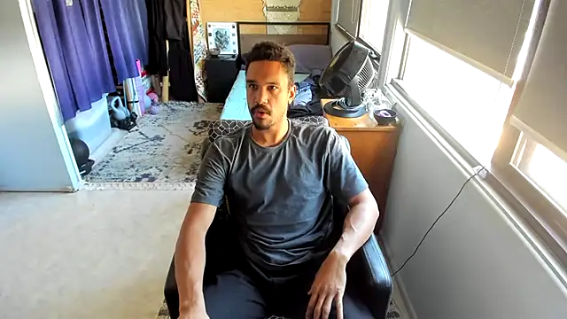 Snapshot of CassiusJohnson chatting on 14, 10, 2025 CassiusJohnson online show from 14, 10, 2025