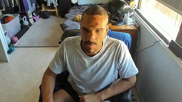 Snapshot of CassiusJohnson chatting on 15, 4, 2026 CassiusJohnson online show from 15, 4, 2026