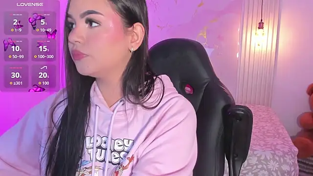 amber white15 online show from 14, 4, 2026