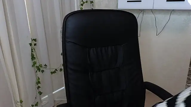 Ulyanix online show from 6, 3, 2026