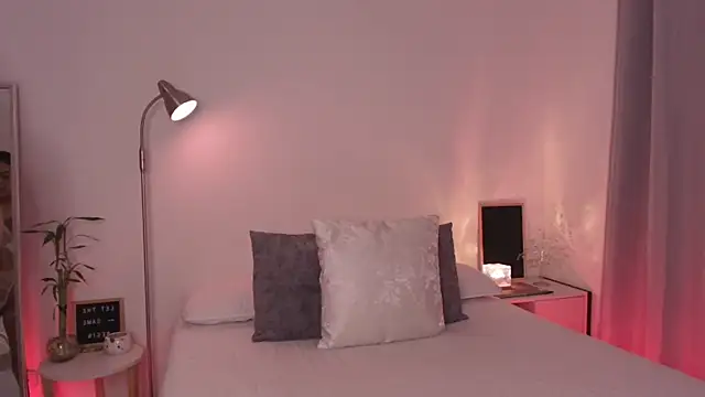 Snapshot of fluffycurls chatting on 19, 3, 2026 fluffycurls online show from 19, 3, 2026