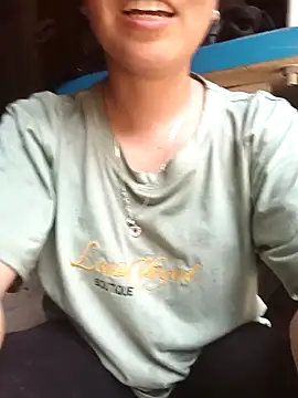 Snapshot of vesla-2k chatting on 7, 4, 2026 vesla-2k online show from 7, 4, 2026