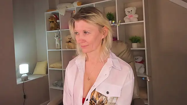 Julie Lucas online show from 2, 3, 2026