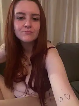 Snapshot of PoppySlut6999 chatting on 3, 3, 2026 PoppySlut6999 online show from 3, 3, 2026