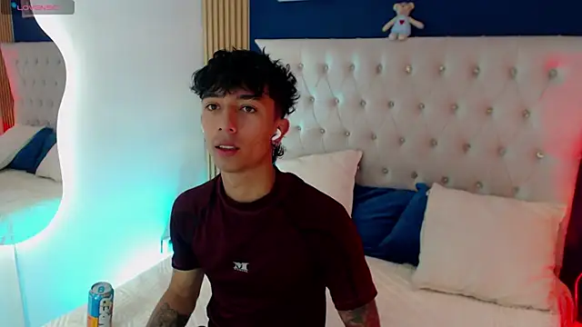 Snapshot of Aiden_Rivers_ chatting on 28, 3, 2026 Aiden Rivers online show from 28, 3, 2026