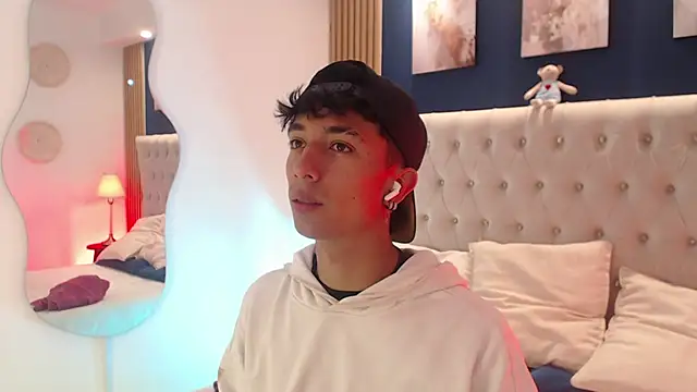 Snapshot of Aiden_Rivers_ chatting on 31, 3, 2026 Aiden Rivers online show from 31, 3, 2026