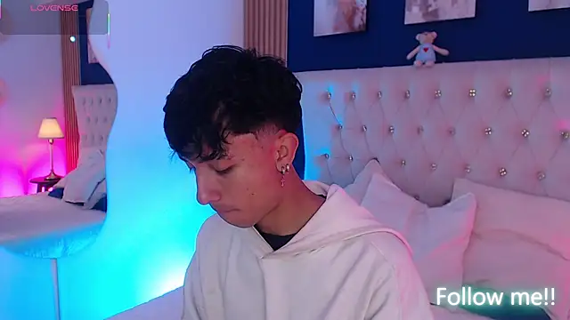 Snapshot of Aiden_Rivers_ chatting on 6, 4, 2026 Aiden Rivers online show from 6, 4, 2026