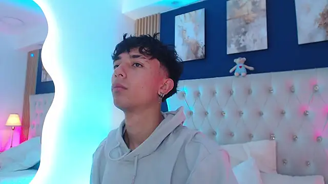 Snapshot of Aiden_Rivers_ chatting on 7, 4, 2026 Aiden Rivers online show from 7, 4, 2026