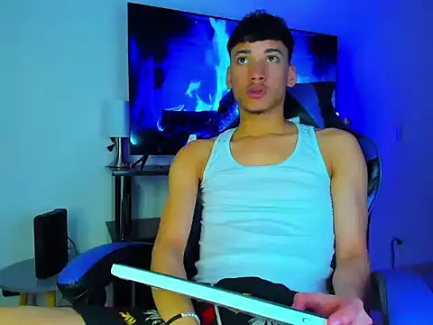 Snapshot of Lyam_Russo chatting on 21, 3, 2026 Lyam Russo online show from 21, 3, 2026