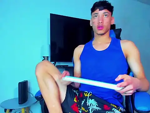 Snapshot of Lyam_Russo chatting on 2, 4, 2026 Lyam Russo online show from 2, 4, 2026