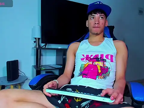 Snapshot of Lyam_Russo chatting on 7, 4, 2026 Lyam Russo online show from 7, 4, 2026