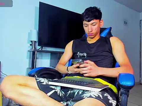 Snapshot of Lyam_Russo chatting on 15, 4, 2026 Lyam Russo online show from 15, 4, 2026