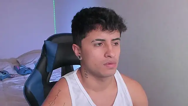 Snapshot of Jhon_Sara chatting on 13, 4, 2026 Jhon Sara online show from 13, 4, 2026