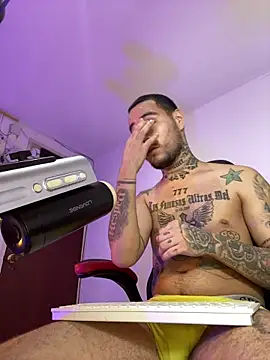 Snapshot of king_of_desire chatting on 15, 3, 2026 king of desire online show from 15, 3, 2026